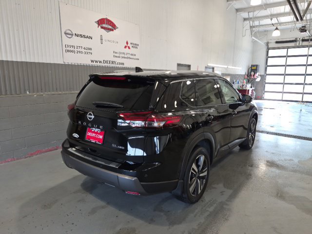 Certified 2025 Nissan Rogue SL AWD/4WD image 3