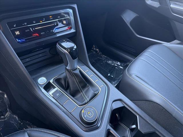 Used 2024 Volkswagen Tiguan SE image 21