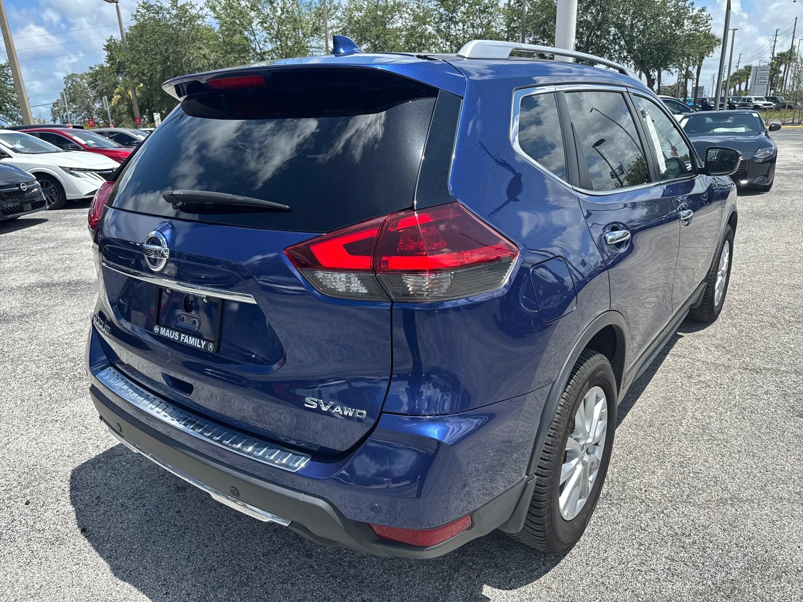 Used 2019 Nissan Rogue SV AWD/4WD image 12
