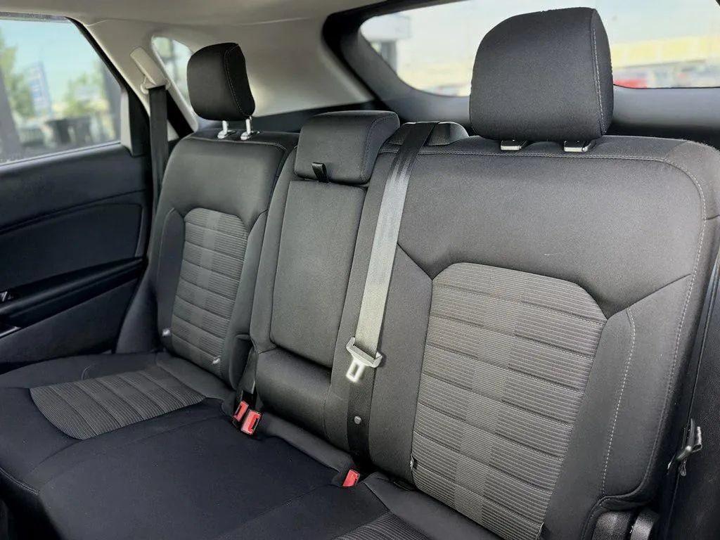 Used 2017 Ford Edge SEL AWD/4WD image 16