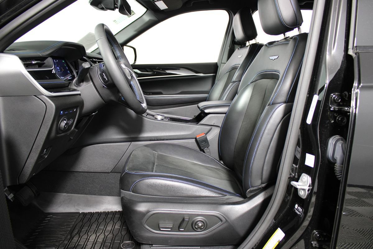Used 2022 Jeep Grand Cherokee Trailhawk AWD/4WD image 8