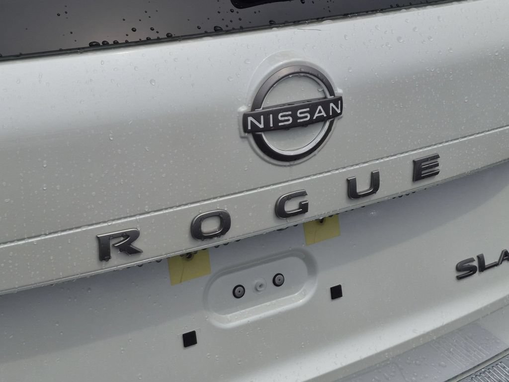 Used 2025 Nissan Rogue SL w/ Tech Package AWD/4WD image 10