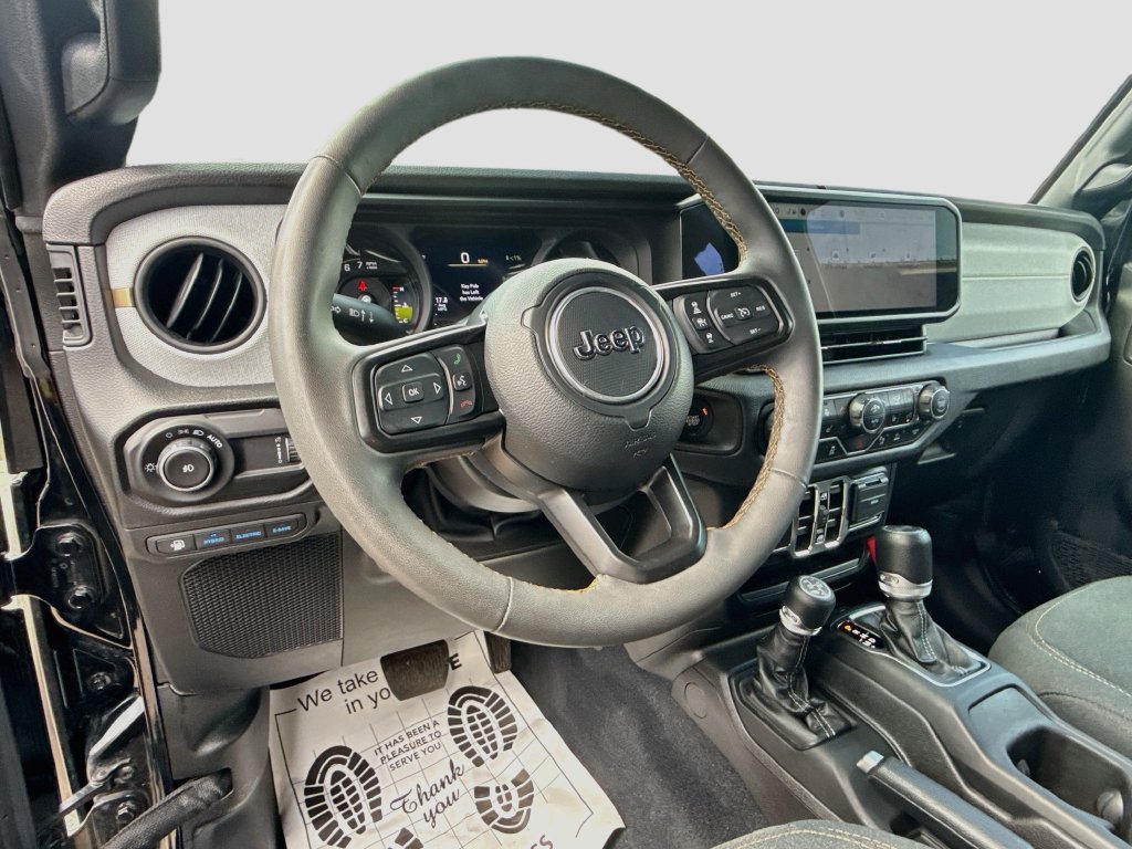 Used 2024 Jeep Wrangler Unlimited w/ Convenience Group AWD/4WD image 12