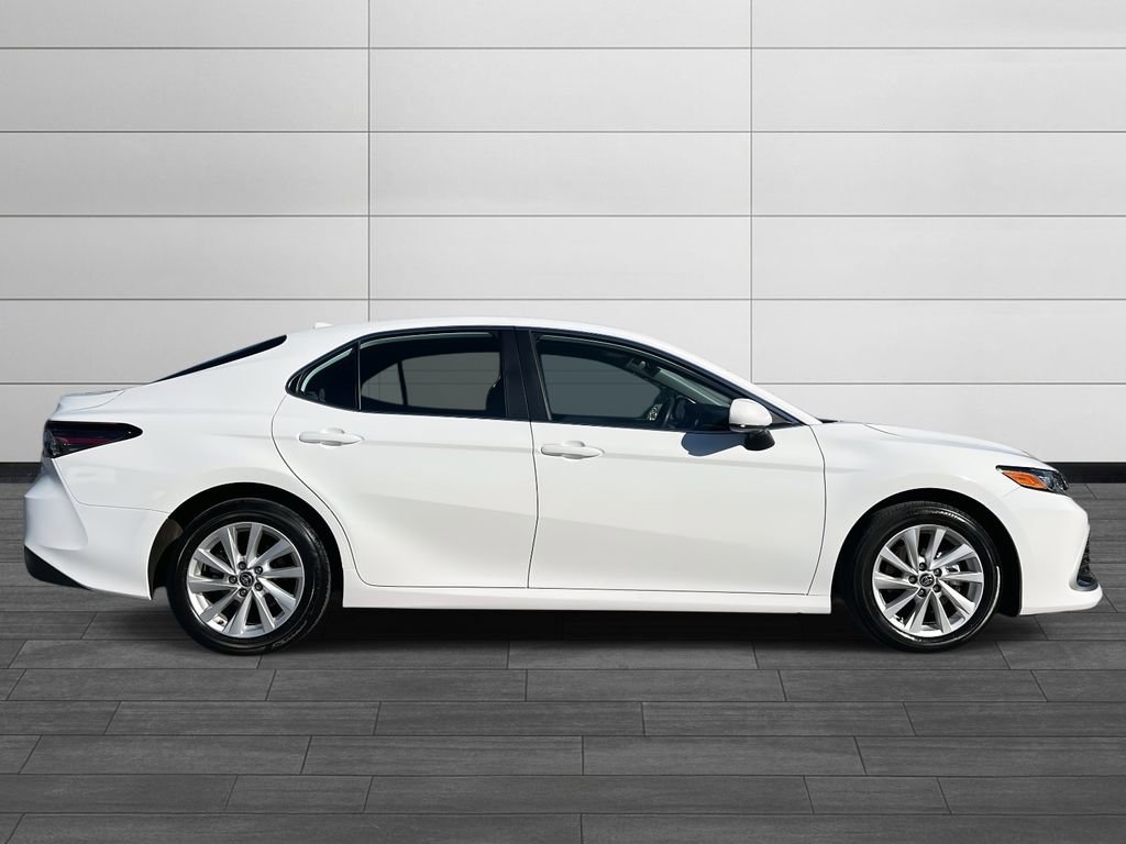 Used 2023 Toyota Camry LE image 2