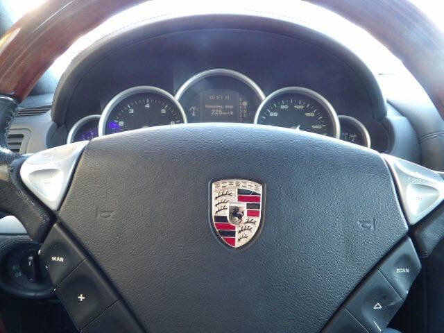 Used 2004 Porsche Cayenne Turbo image 13