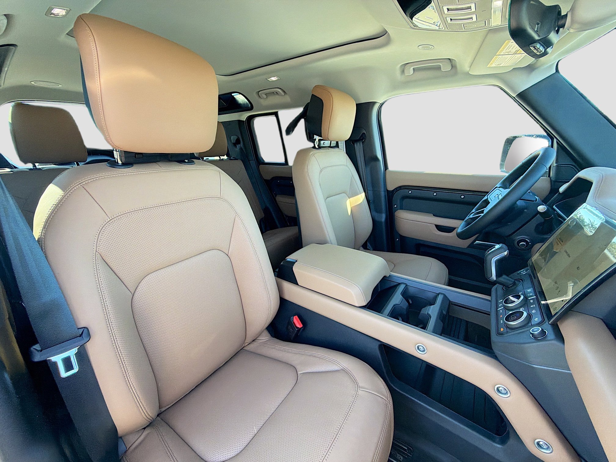 New 2026 Land Rover Defender 110 X-Dynamic SE image 14