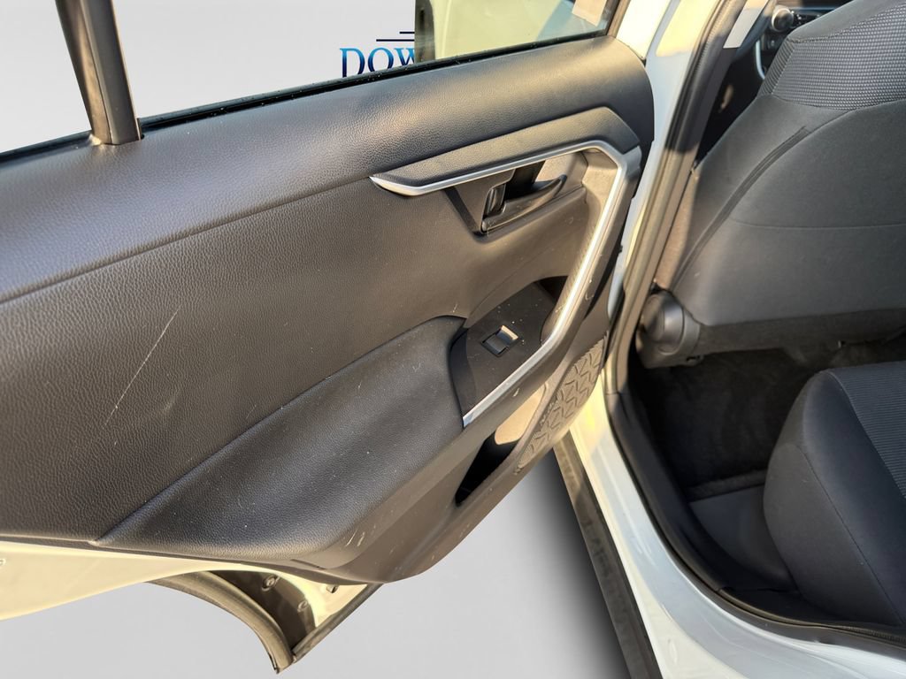 Used 2022 Toyota RAV4 LE w/ Carpet Mat Package (TMS) FWD image 33