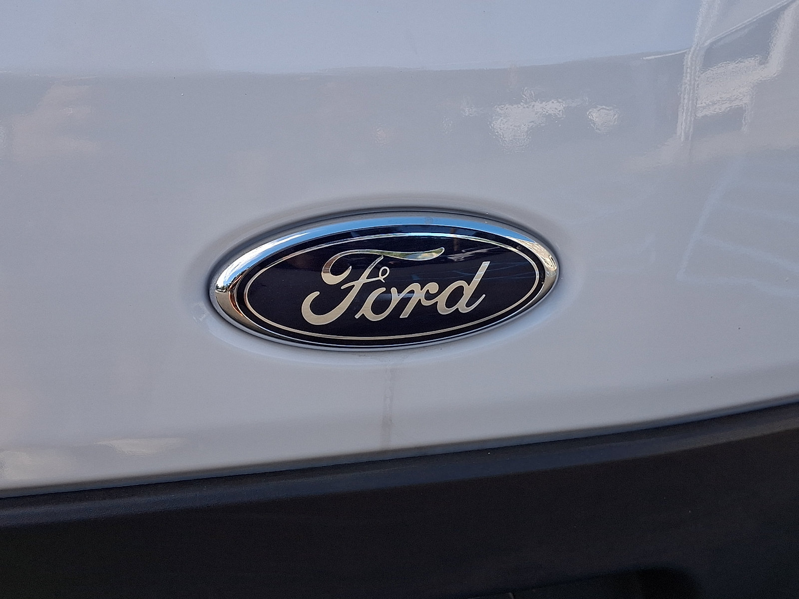 Certified 2025 Ford Transit 250 Low Roof RWD image 28