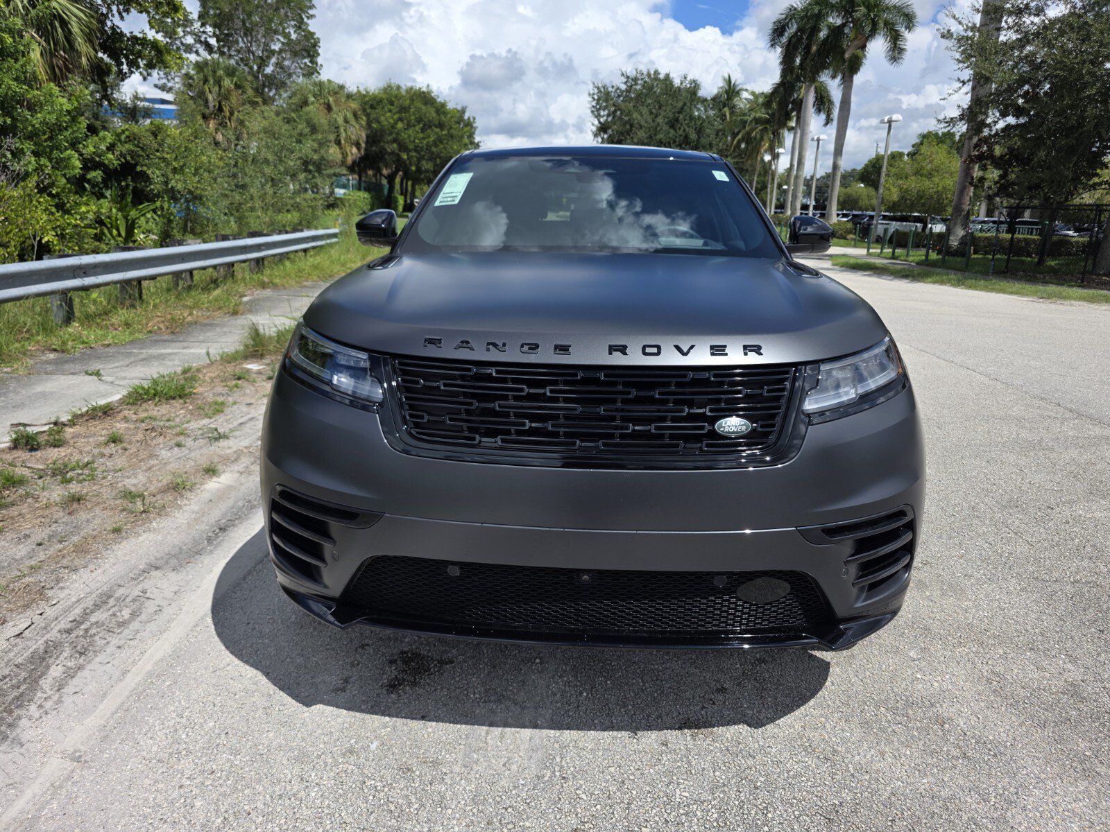 Used 2026 Land Rover Range Rover Velar Belgravia AWD/4WD image 8