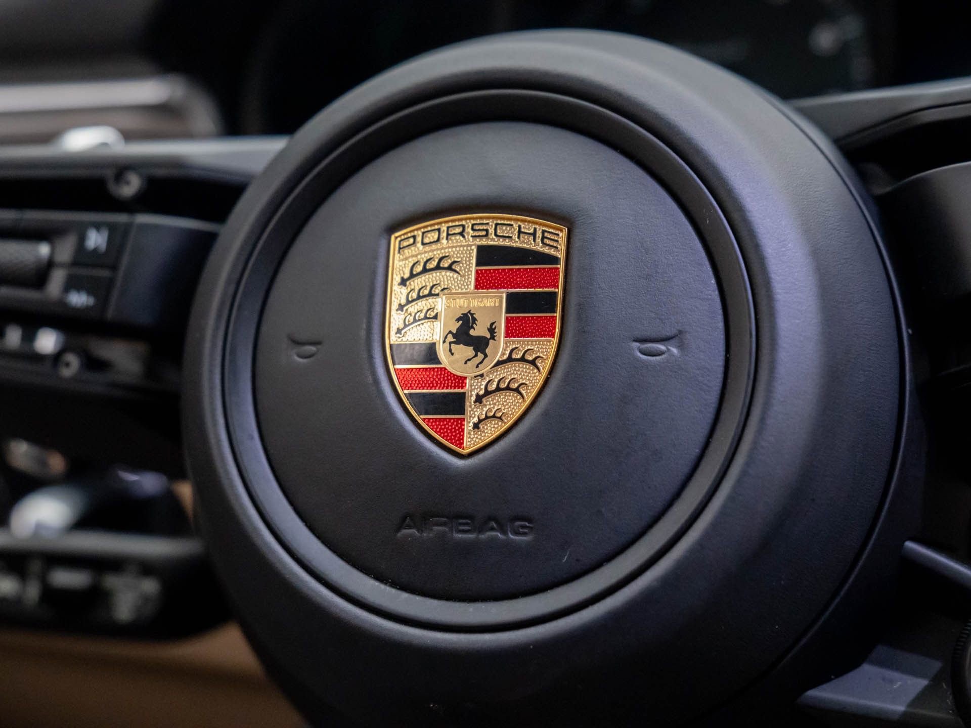 Certified 2023 Porsche Macan Turbo image 18