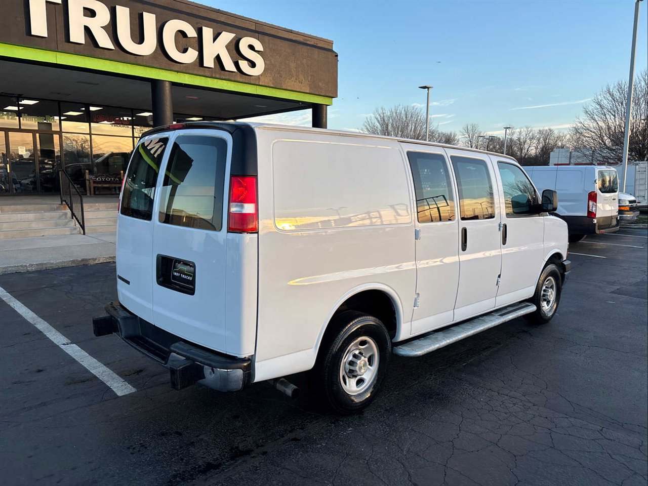 Used 2024 Chevrolet Express 2500 w/ Driver Convenience Package image 8