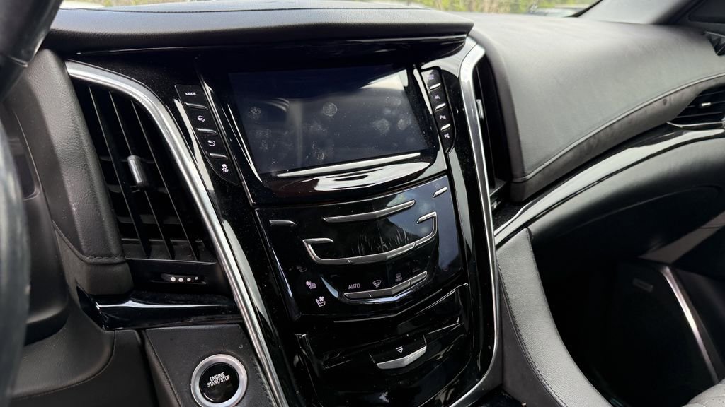 Used 2017 Cadillac Escalade ESV Premium Luxury AWD/4WD image 4