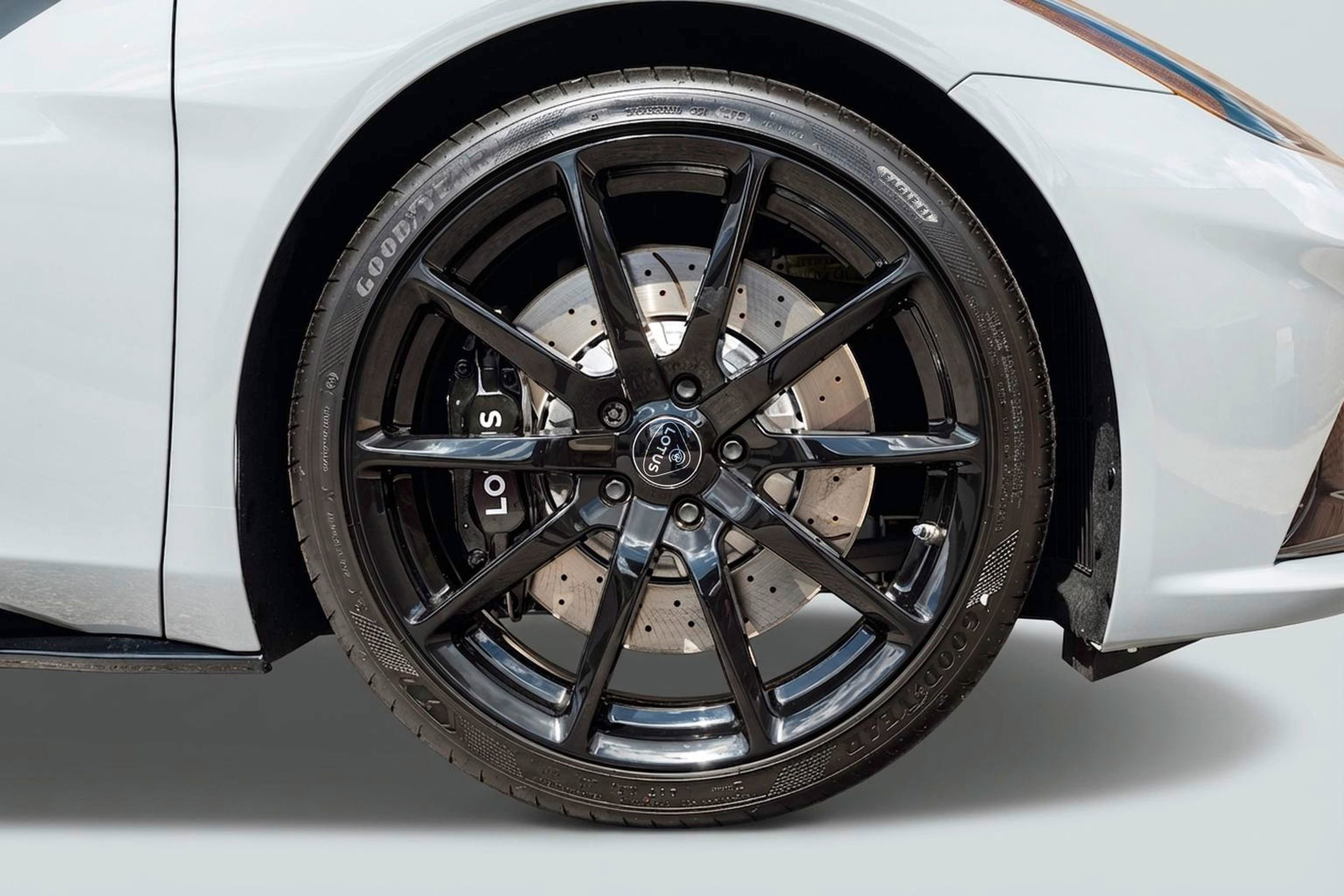 New 2025 Lotus Emira image 6