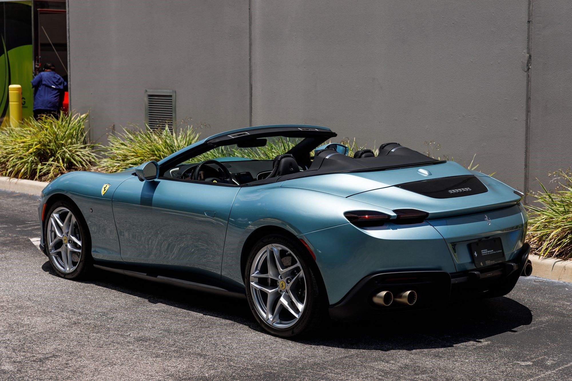 Used 2026 Ferrari Roma Spider RWD image 3