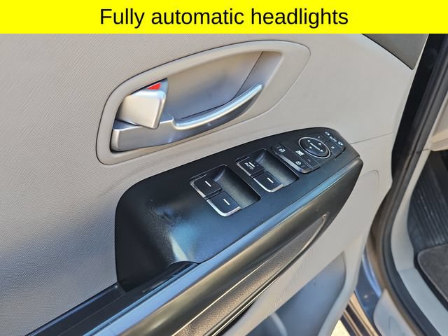Used 2017 Kia Sedona LX w/ LX Essentials Premium Package FWD image 22