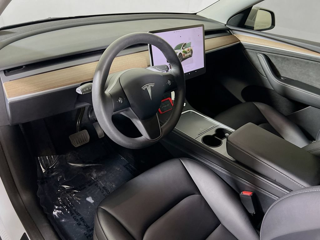 Used 2025 Tesla Model Y Long Range AWD/4WD image 8