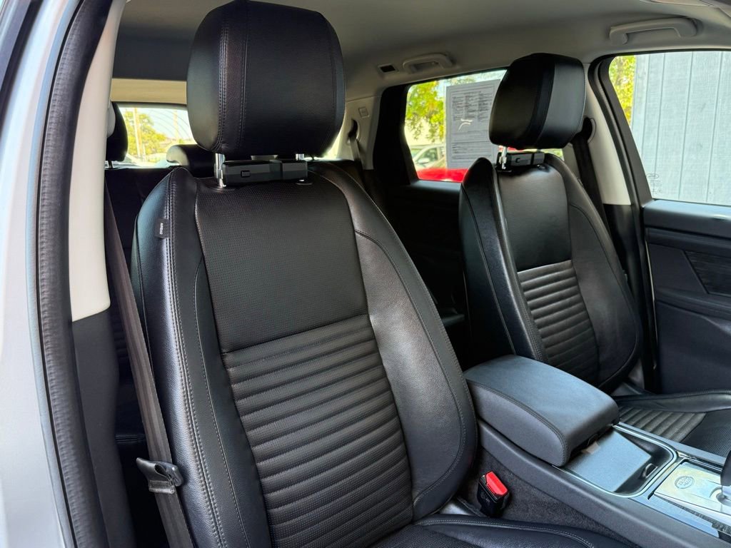 Used 2020 Land Rover Discovery Sport SE image 27