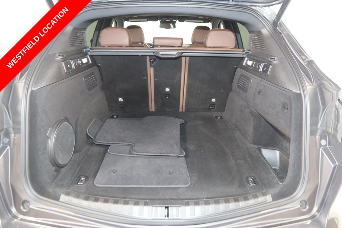 Used 2024 Alfa Romeo Stelvio Ti AWD/4WD image 47
