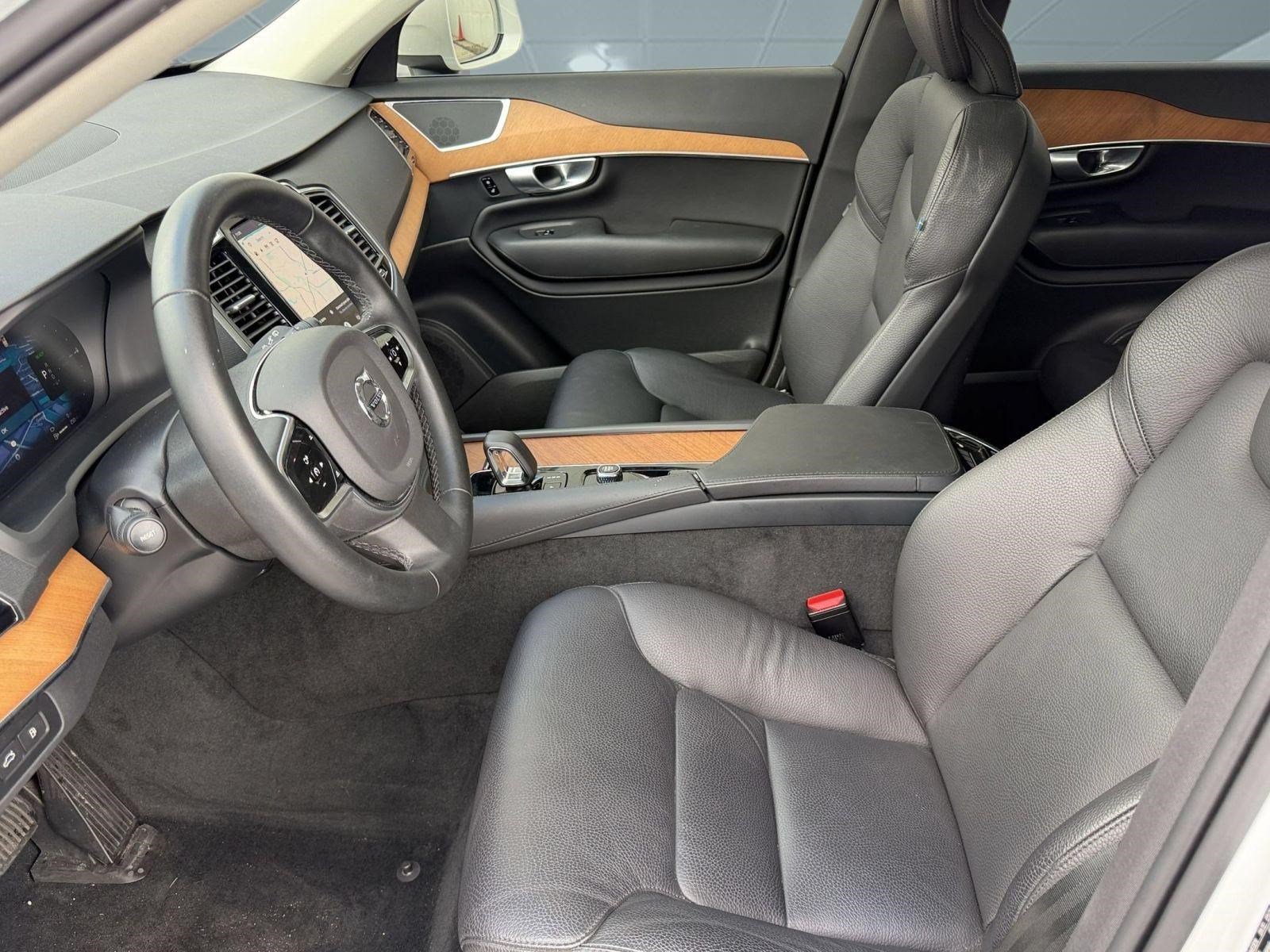 Used 2024 Volvo XC90 T8 Plus w/ Protection Package Premier AWD/4WD image 5