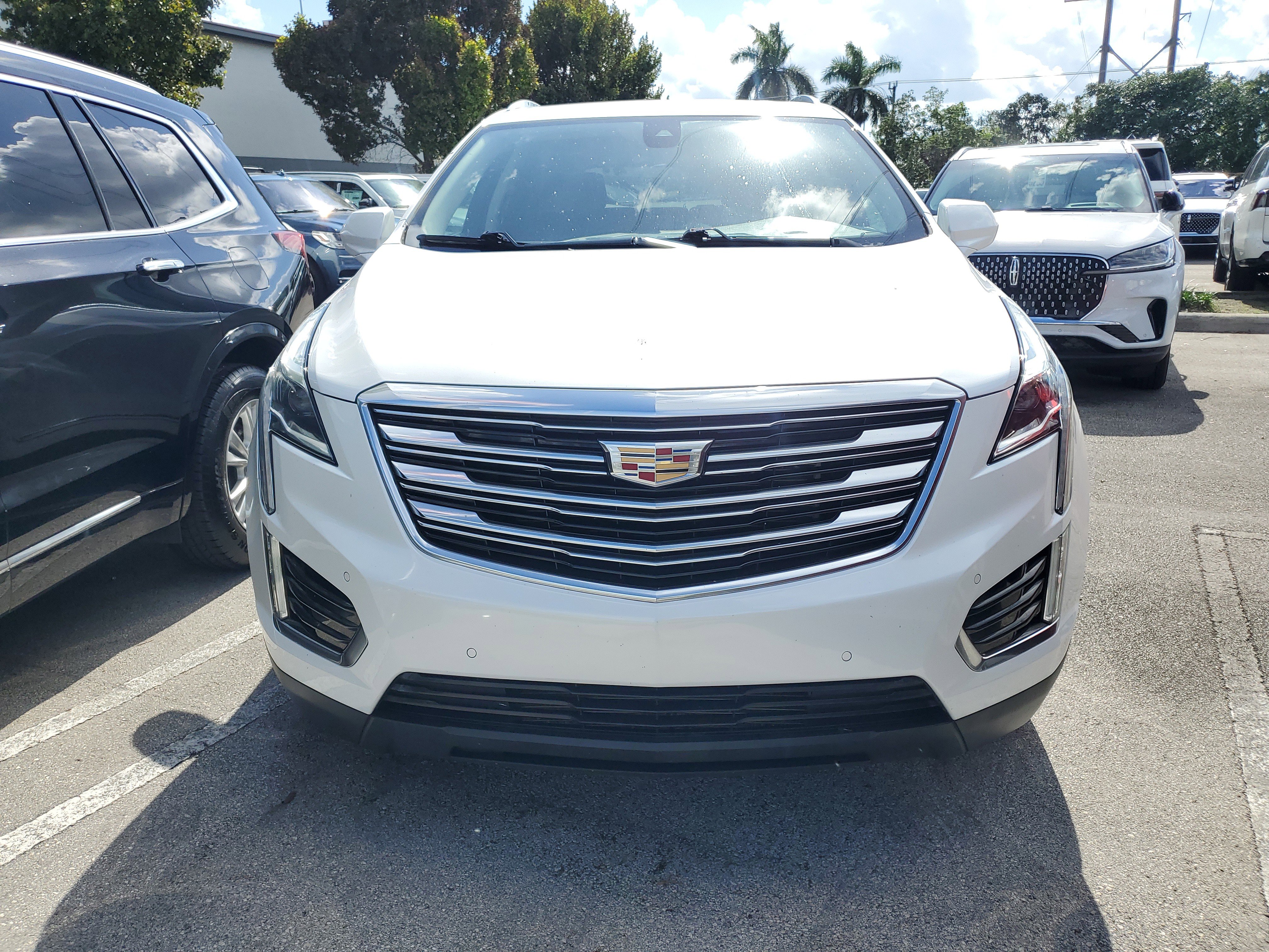 Used 2017 Cadillac XT5 Premium Luxury w/ LPO, Wheel Lock Package image 2