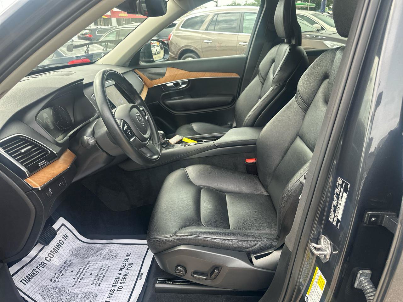 Used 2022 Volvo XC90 T6 Momentum w/ Advanced Package AWD/4WD image 10