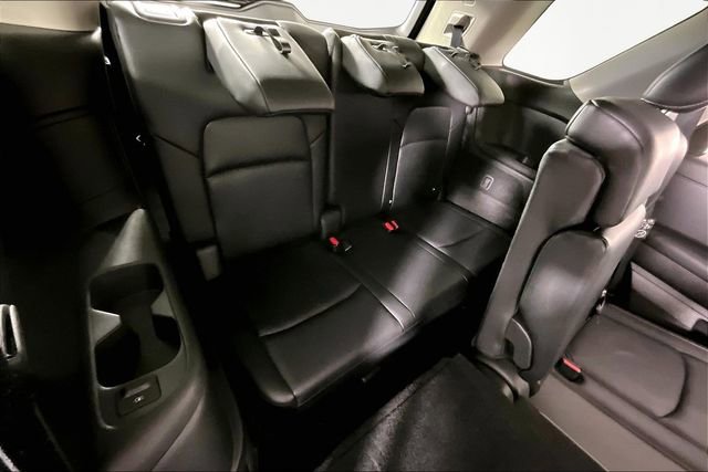 Used 2025 Nissan Pathfinder SL image 24