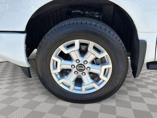 Certified 2024 Nissan Titan SV w/ SV Convenience Package AWD/4WD image 13