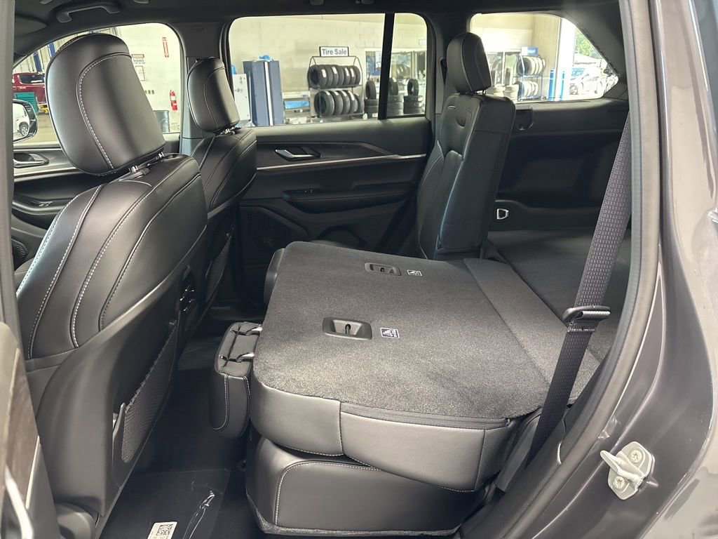 New 2025 Jeep Grand Cherokee Limited image 34