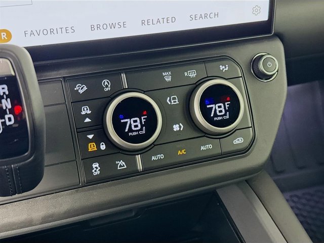 Used 2026 Land Rover Defender 110 X-Dynamic SE image 18