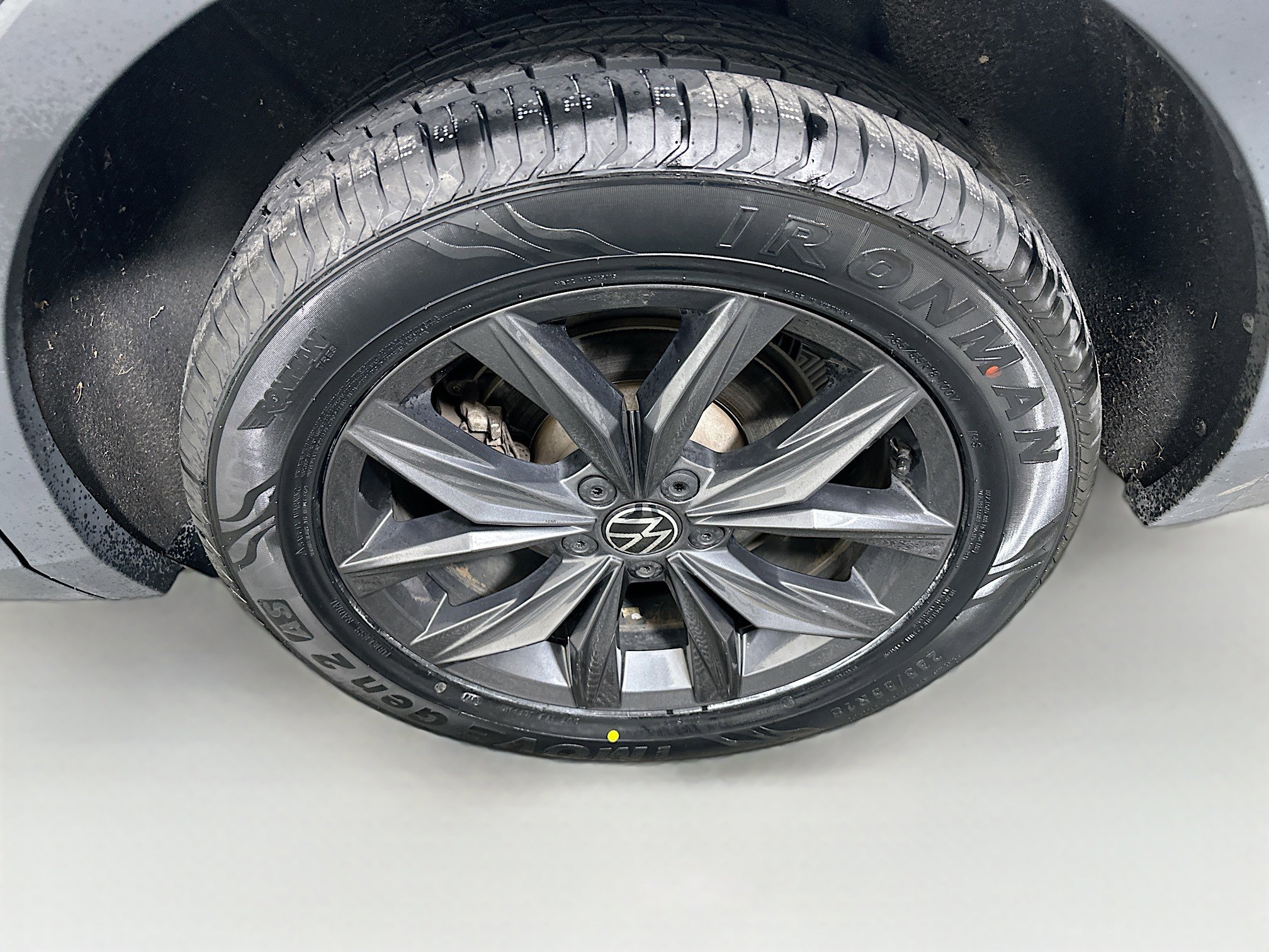 Used 2024 Volkswagen Tiguan SE image 11