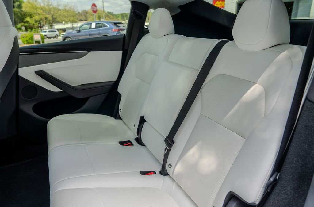 Used 2026 Tesla Model Y Long Range image 18