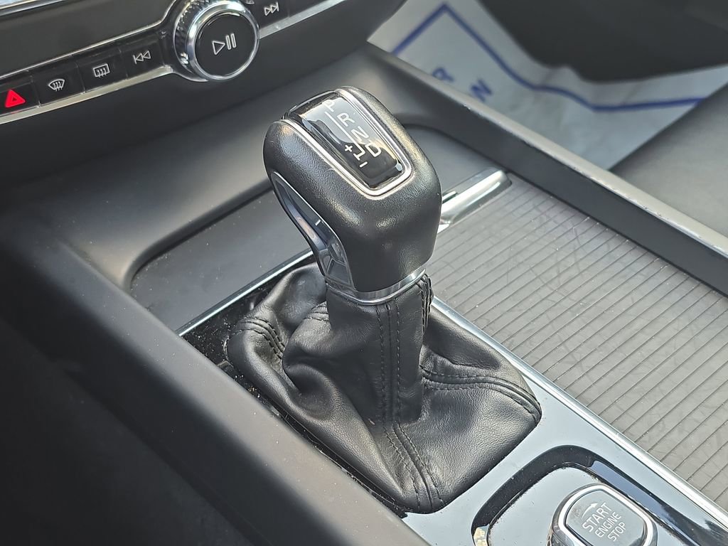 Used 2020 Volvo S60 T5 Momentum image 11