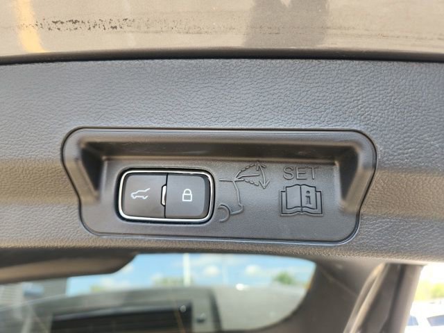 Used 2023 Ford Explorer XLT w/ Equipment Group 202A image 21