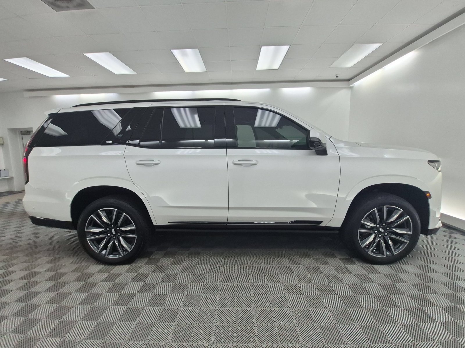 Used 2024 Cadillac Escalade Sport Platinum AWD/4WD image 8