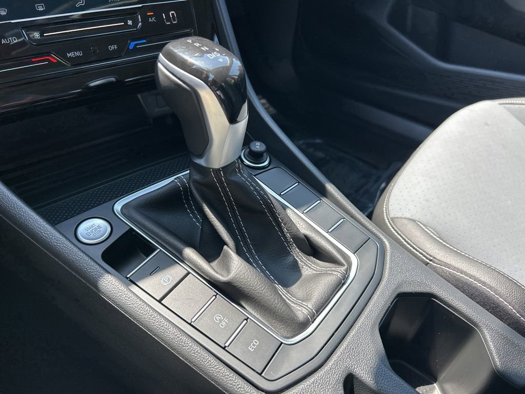Used 2025 Volkswagen Jetta SE w/ Sunroof Package FWD image 39