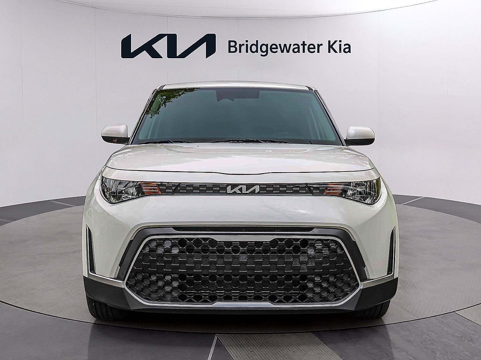 Certified 2025 Kia Soul LX w/ LX Technology Package FWD image 6