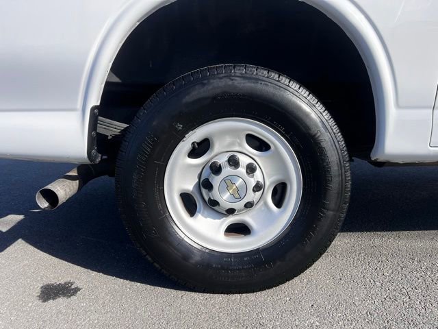 Used 2024 Chevrolet Express 2500 w/ Driver Convenience Package image 5