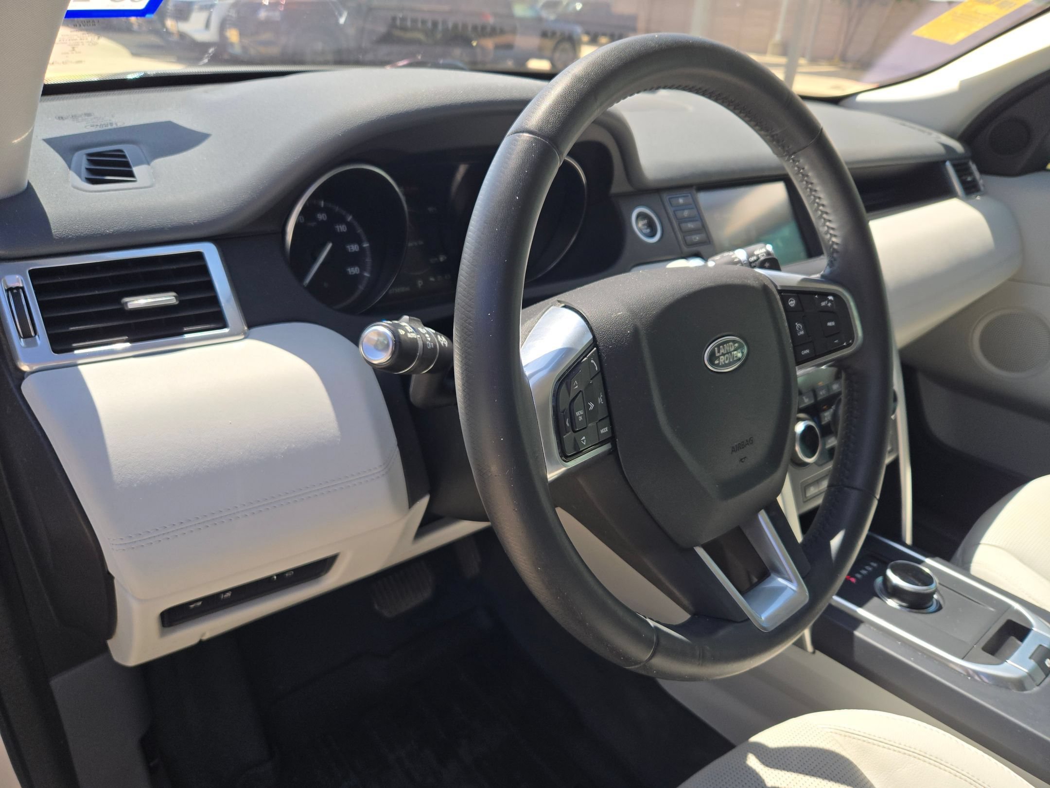 Used 2017 Land Rover Discovery Sport HSE AWD/4WD image 10
