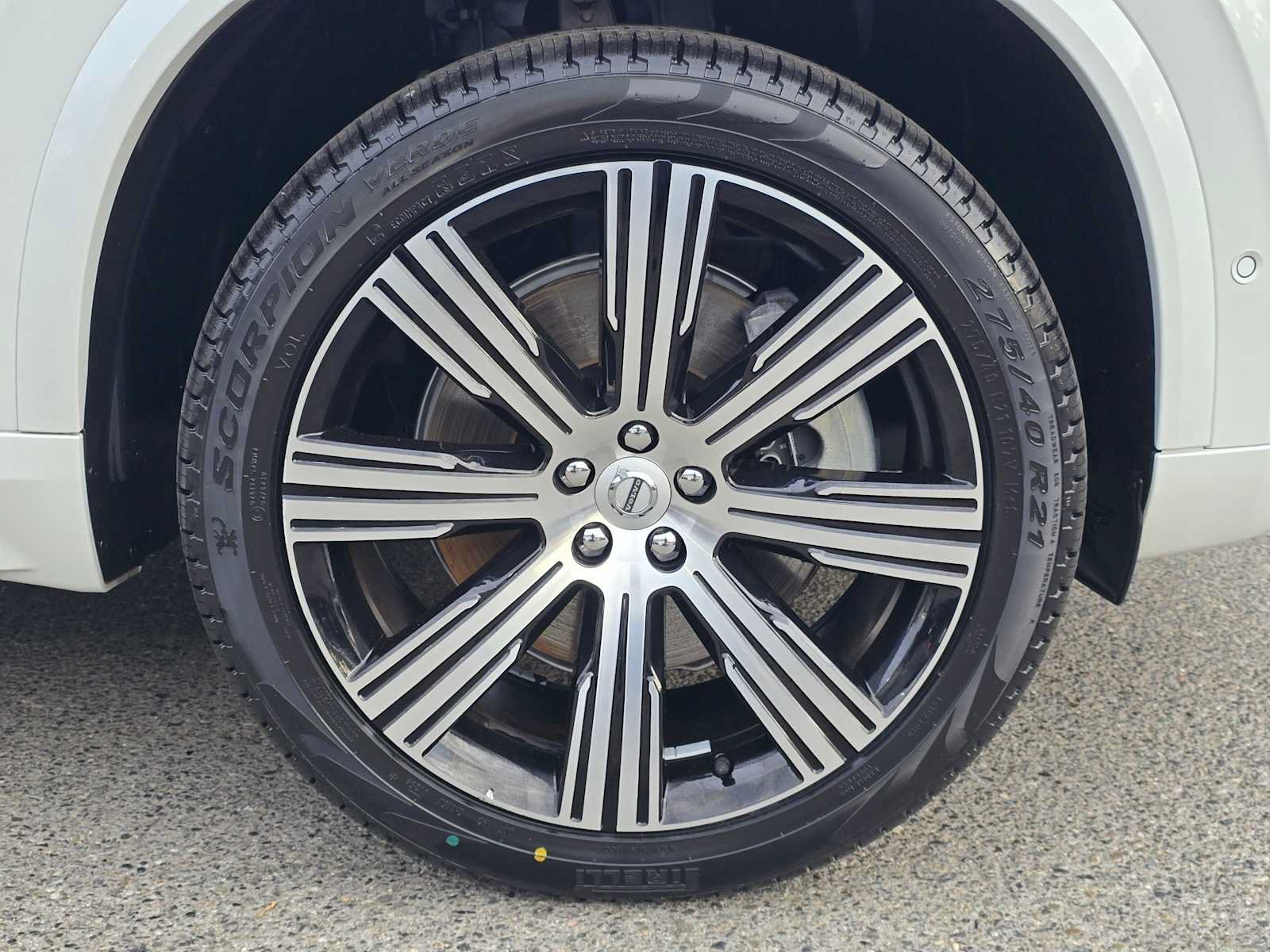 Certified 2025 Volvo XC90 T8 Plus w/ Protection Package Premier AWD/4WD image 10