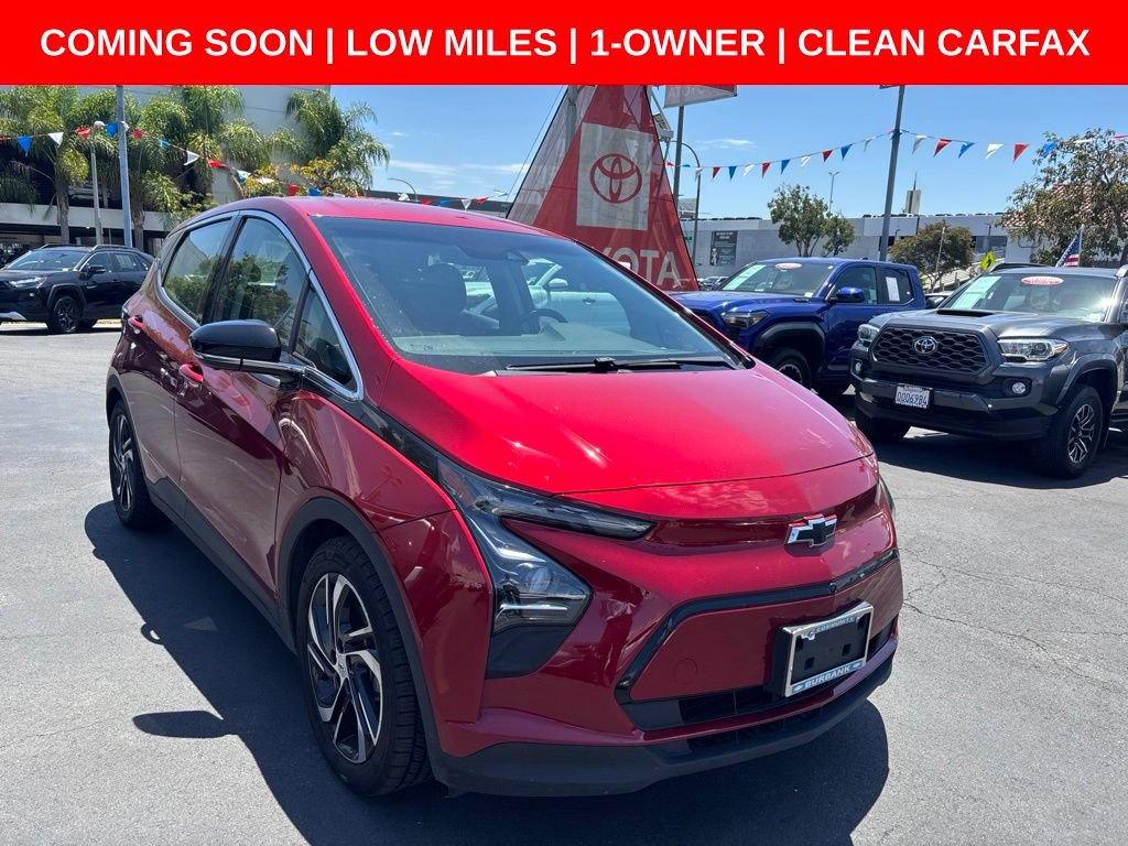 Used 2023 Chevrolet Bolt LT w/ Infotainment Package FWD image 2
