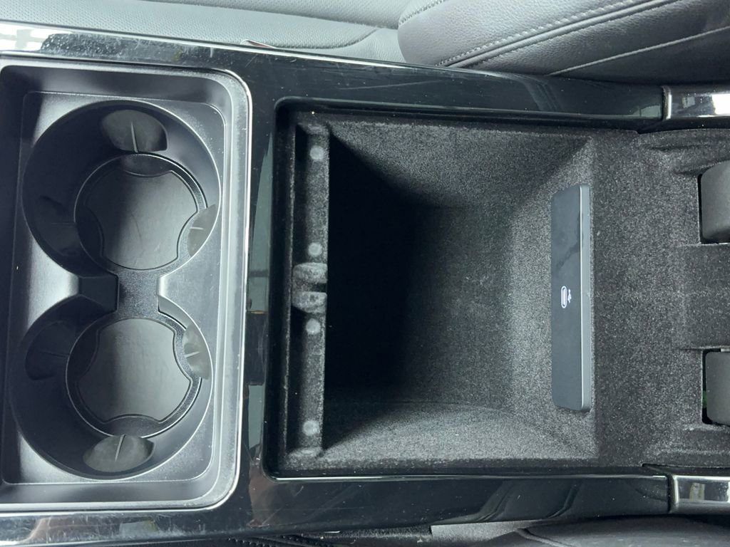 Used 2025 Land Rover Range Rover Velar Dynamic SE image 35