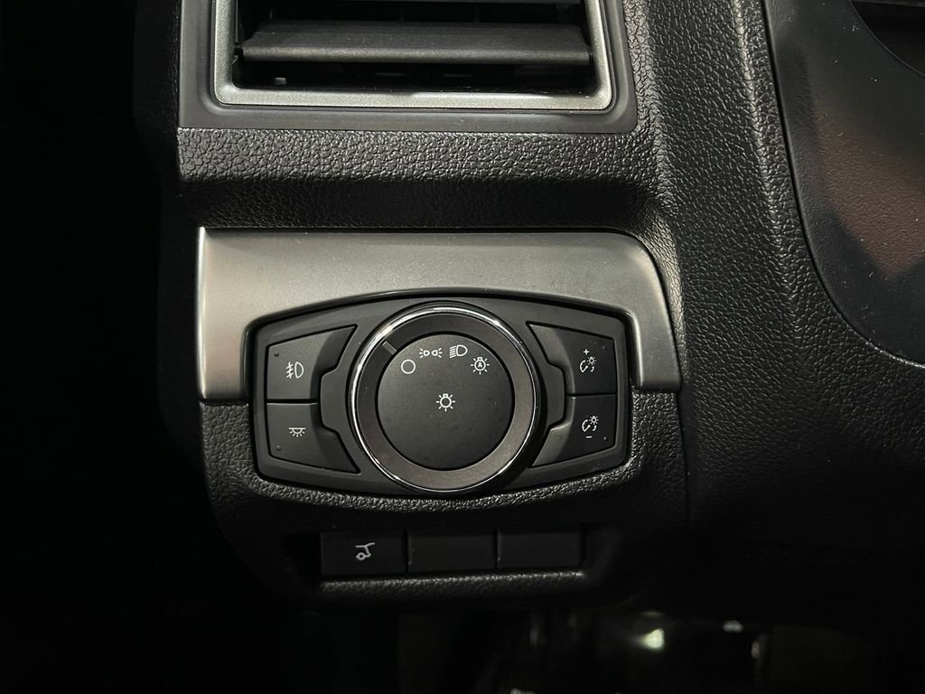 Used 2019 Ford Explorer XLT w/ Equipment Group 202A image 22