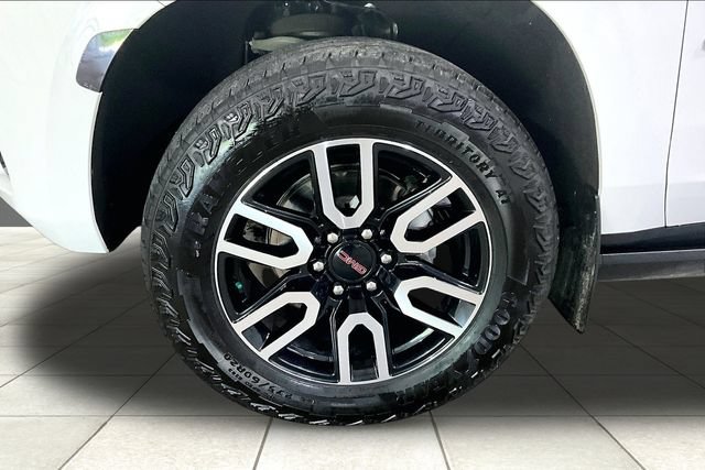 Certified 2023 GMC Yukon XL AT4 w/ AT4 Premium Plus Package AWD/4WD image 9