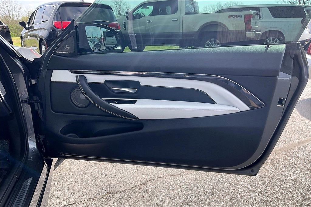 Used 2020 BMW M4 Convertible w/ Competition Package RWD image 29