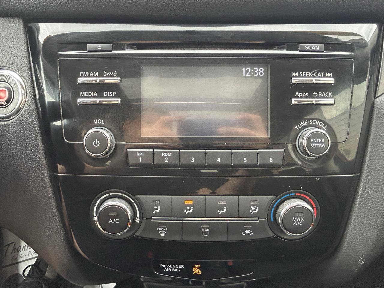 Used 2016 Nissan Rogue SV AWD/4WD image 23