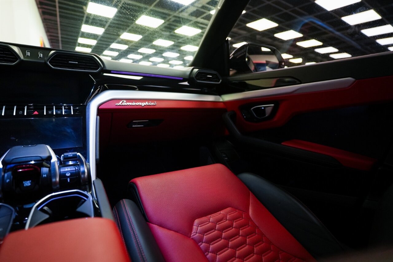 Used 2021 Lamborghini Urus AWD/4WD image 19