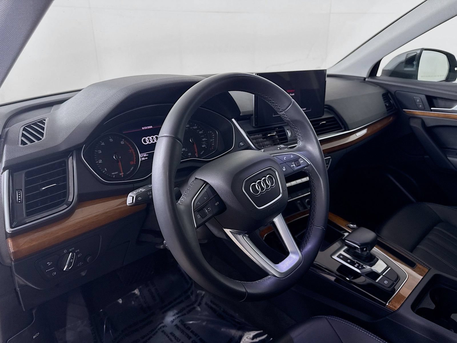 Certified 2023 Audi Q5 2.0T Premium w/ Convenience Package AWD/4WD image 4