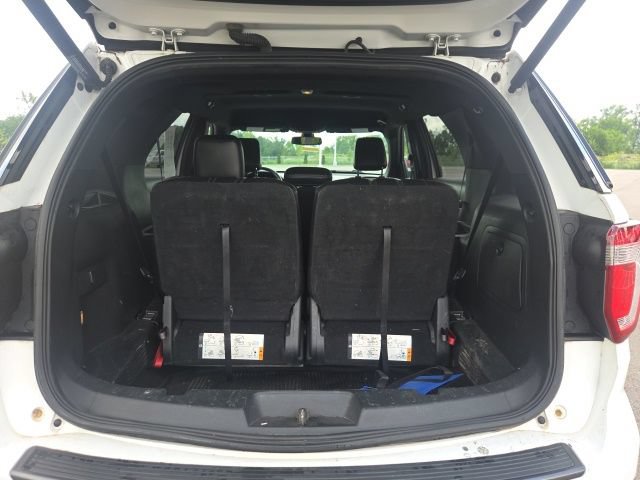 Used 2018 Ford Explorer XLT w/ Equipment Group 202A AWD/4WD image 11