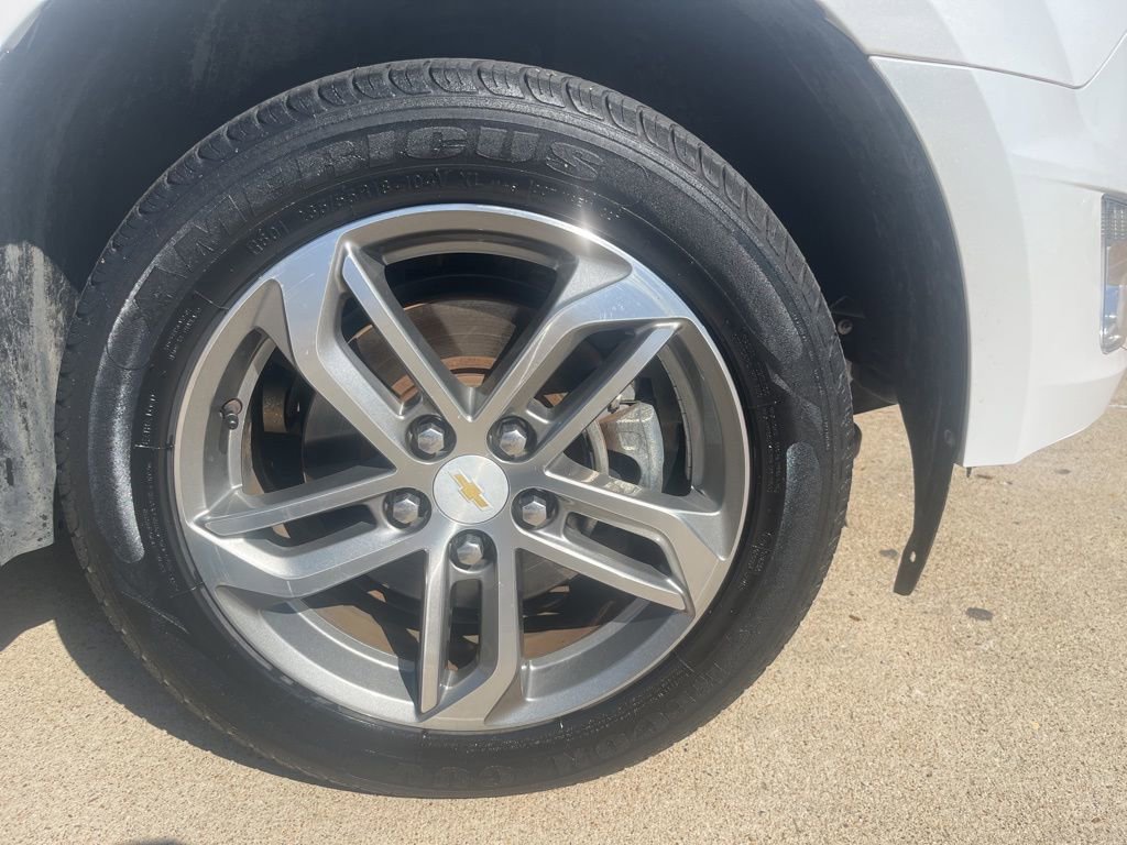 Used 2016 Chevrolet Equinox LTZ w/ Enhanced Convenience Package image 4