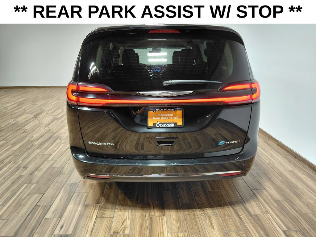 Certified 2024 Chrysler Pacifica Limited FWD image 6